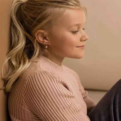 Sie sehen eine Packung Blomdahl Ohrhänger Ball Kristall, Produktbild: 02 Blomdahl Ohrhänger Ball Kristall, A-Nr.: 6019845 - 02