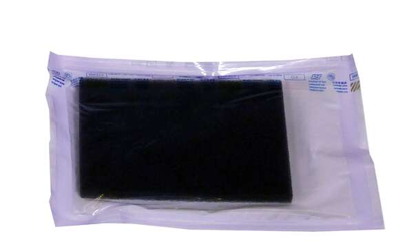 Sie sehen eine Packung MOMOSAN-schwarz steril Wund-Pads 15x10x1cm, 140 Stück, Produktbild: 02 MOMOSAN-schwarz steril Wund-Pads 15x10x1cm, 140 Stück, A-Nr.: 3995093 - 02