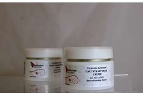 Sie sehen eine Packung Ceramide Hautstraffende Creme 50ml, Produktbild: 01 Ceramide Hautstraffende Creme 50ml, A-Nr.: 8012652 - 01